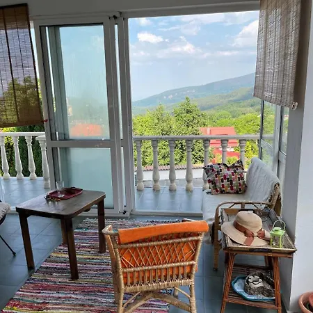 Spacious Mountain House Near Plovdiv, Forest Views 別荘