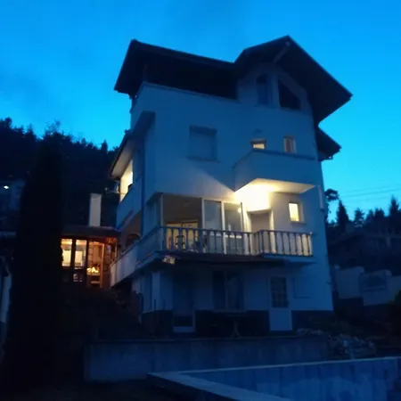 別荘 Spacious Mountain House Near Plovdiv, Forest Views *